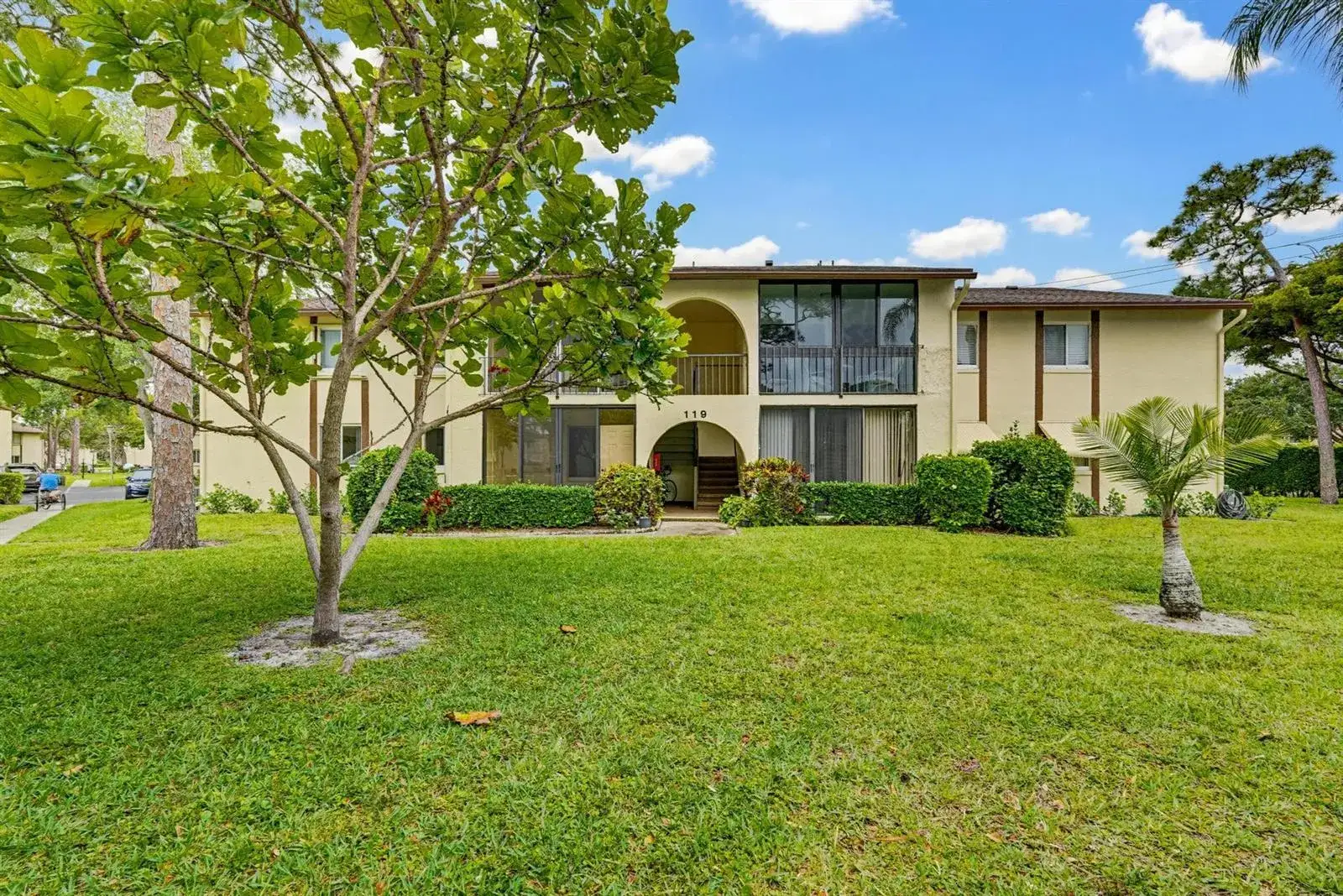 2 bedroom 2 bath Residential for sale at 119 Lake Pine Circle # 2, FL 33463
