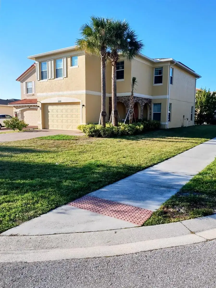 1300 NW Fiorenza Court, Port St. Lucie FL 34986