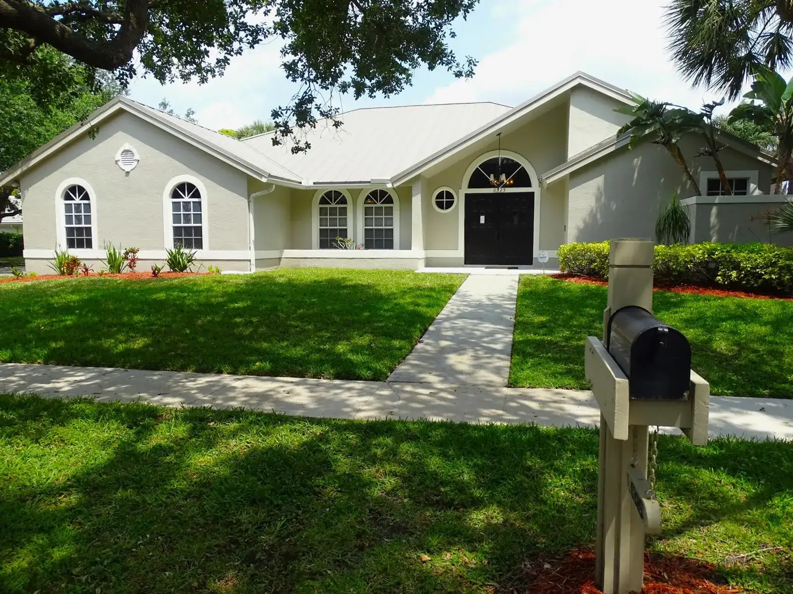 3 bedroom 2 bath Residential Lease for rent at 6325 Winding Lake Drive, Jupiter FL 33458