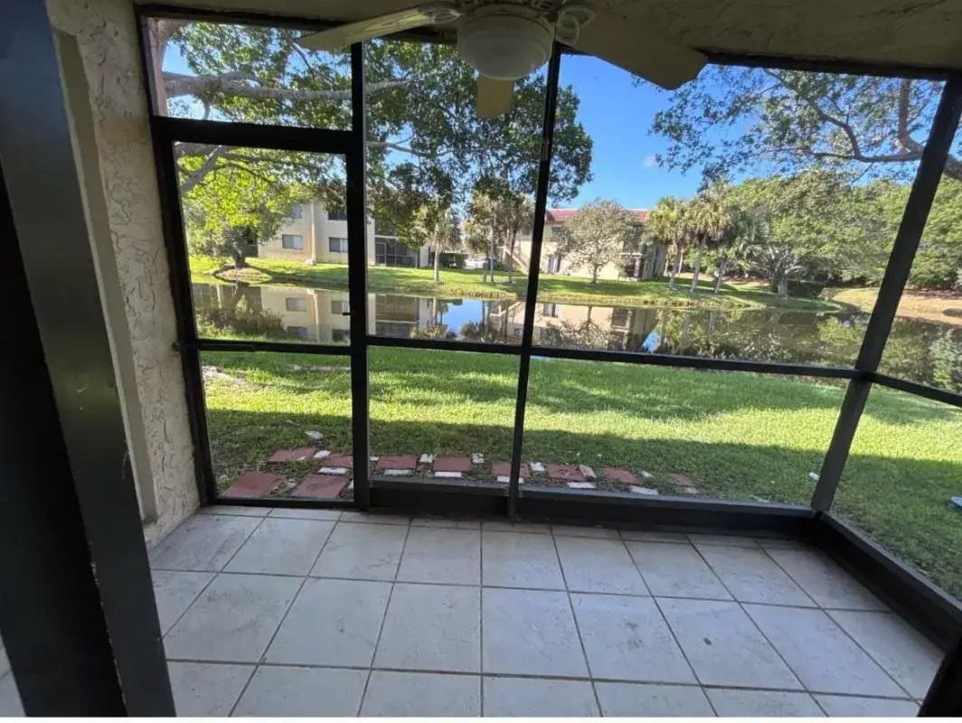 2 bedroom 2 bath Residential for sale at 235 Lakeview Drive # 104, Weston FL 33326