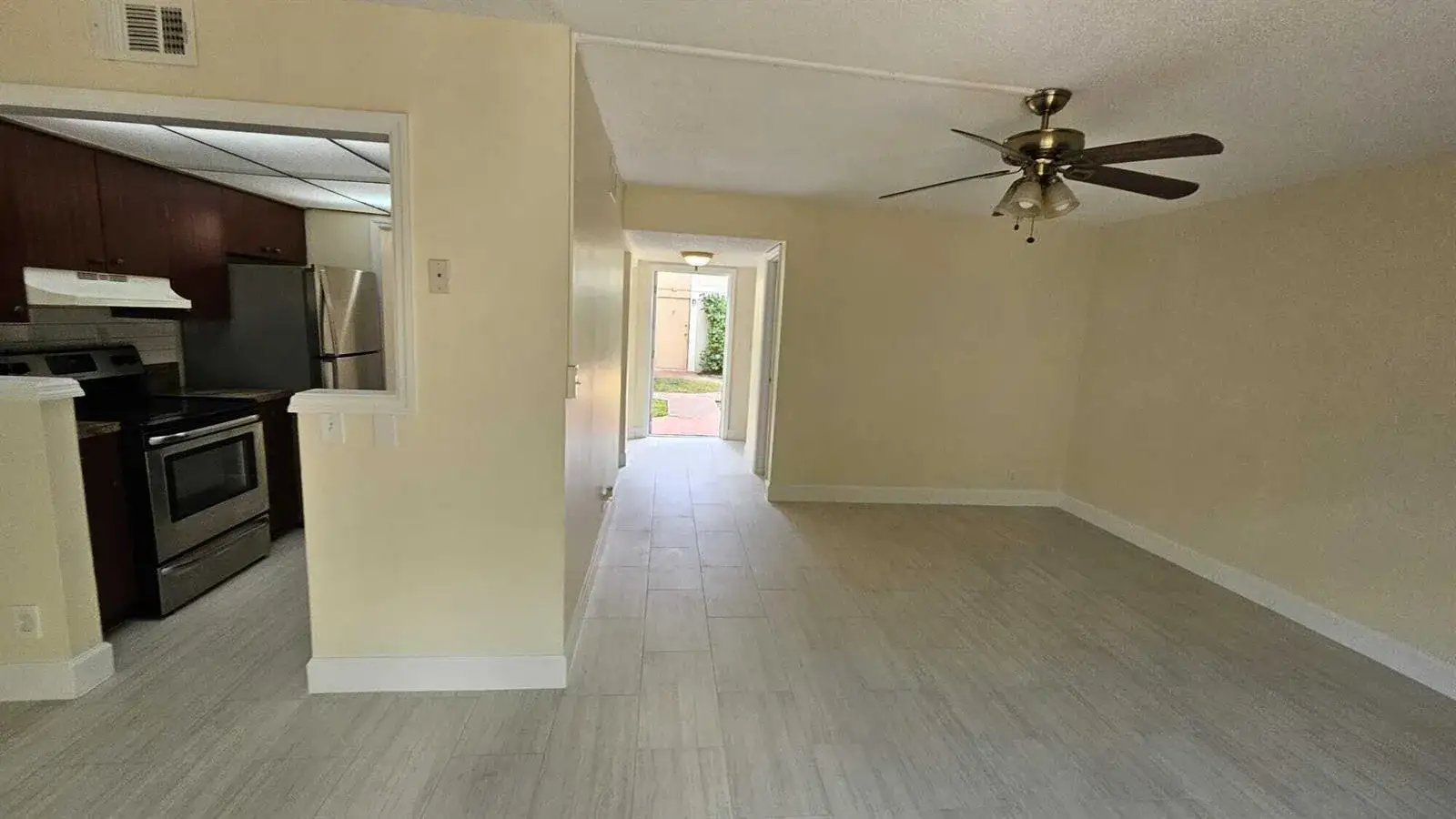 2 bedroom 2 bath Residential Lease for rent at 8801 W Sample Road # 11, Coral Springs FL 33065