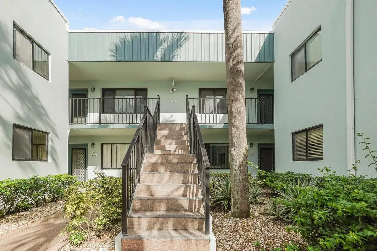 2 bedroom 2 bath Residential Lease for rent at 15072 Ashland Place # 132, Delray Beach FL 33484