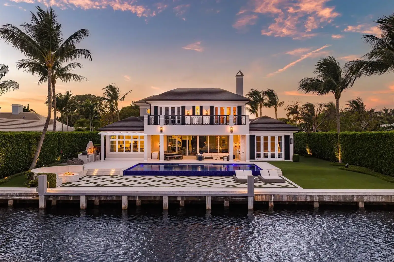4 bedroom 4 bath Residential for sale at 2530 Avenue Au Soleil, Gulf Stream FL 33483