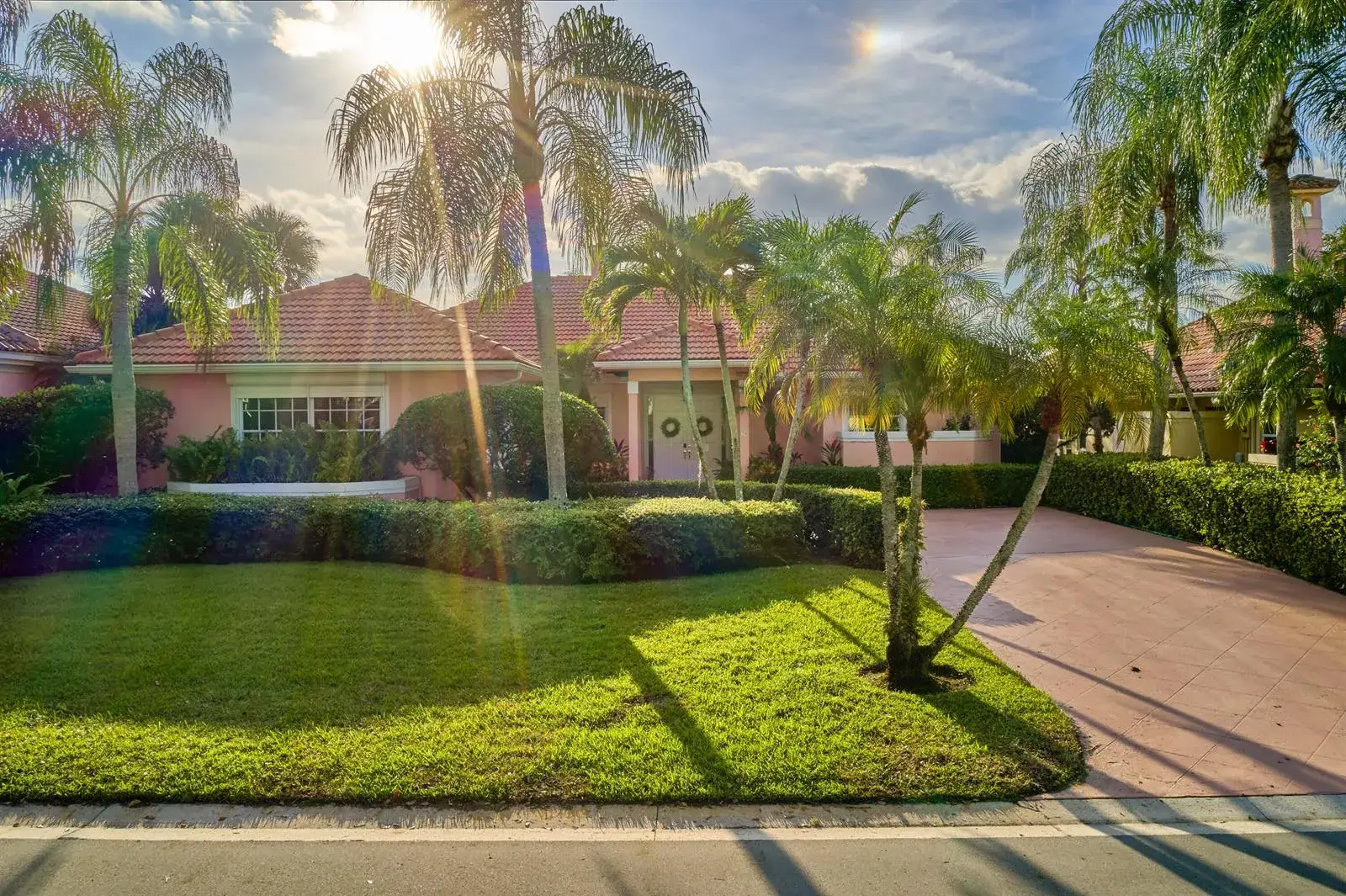 3 bedroom 3 bath Residential for sale at 70 Cayman Place, Palm Beach Gardens FL 33418