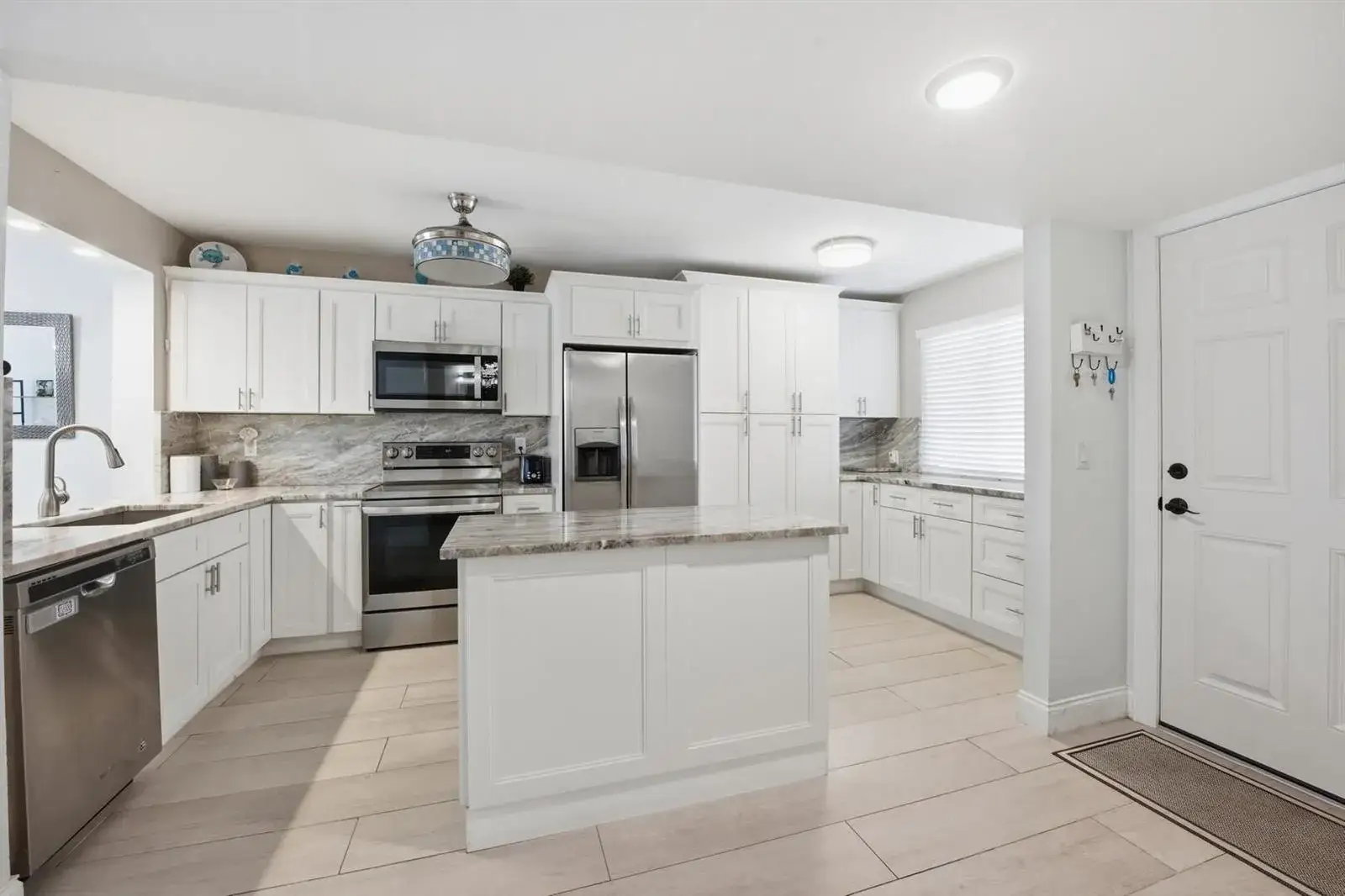 2 bedroom 2 bath Residential for sale at 3138 Via Poinciana # 306, Lake Worth FL 33467