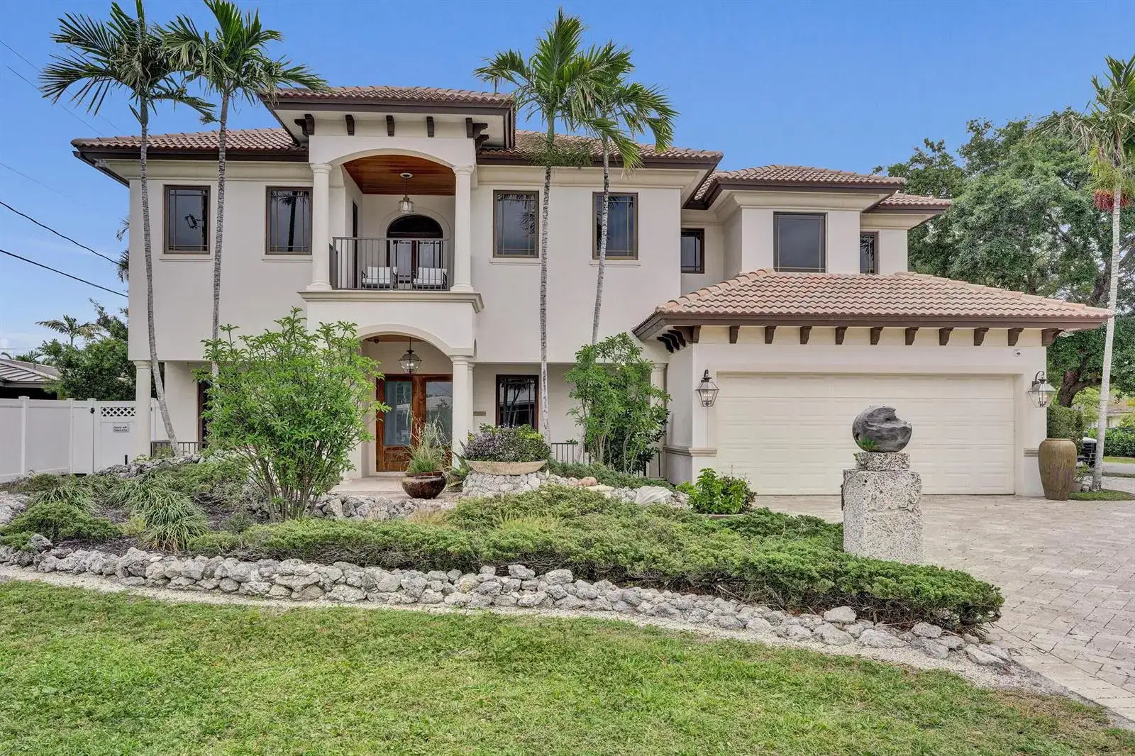5 bedroom 4 bath Residential for sale at 4700 NE 29th Avenue, Fort Lauderdale FL 33308