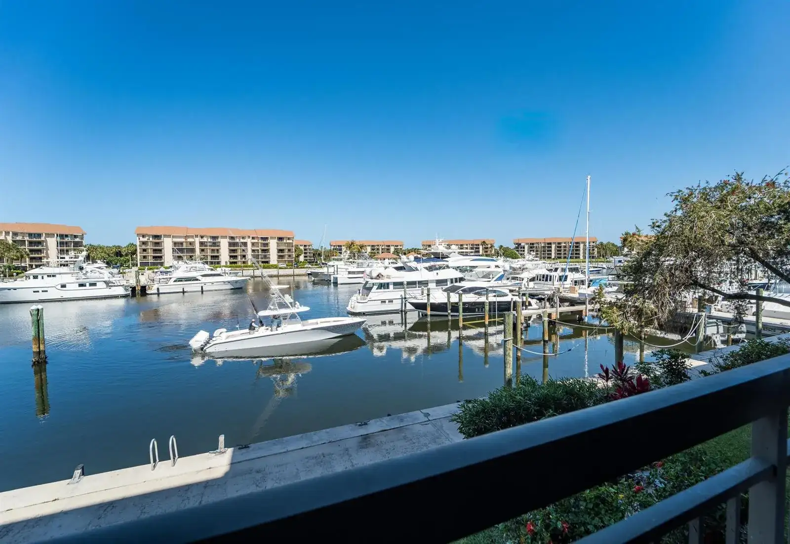 2 bedroom 2 bath Residential for sale at 2501 Marina Isle Way # 203, Jupiter FL 33477