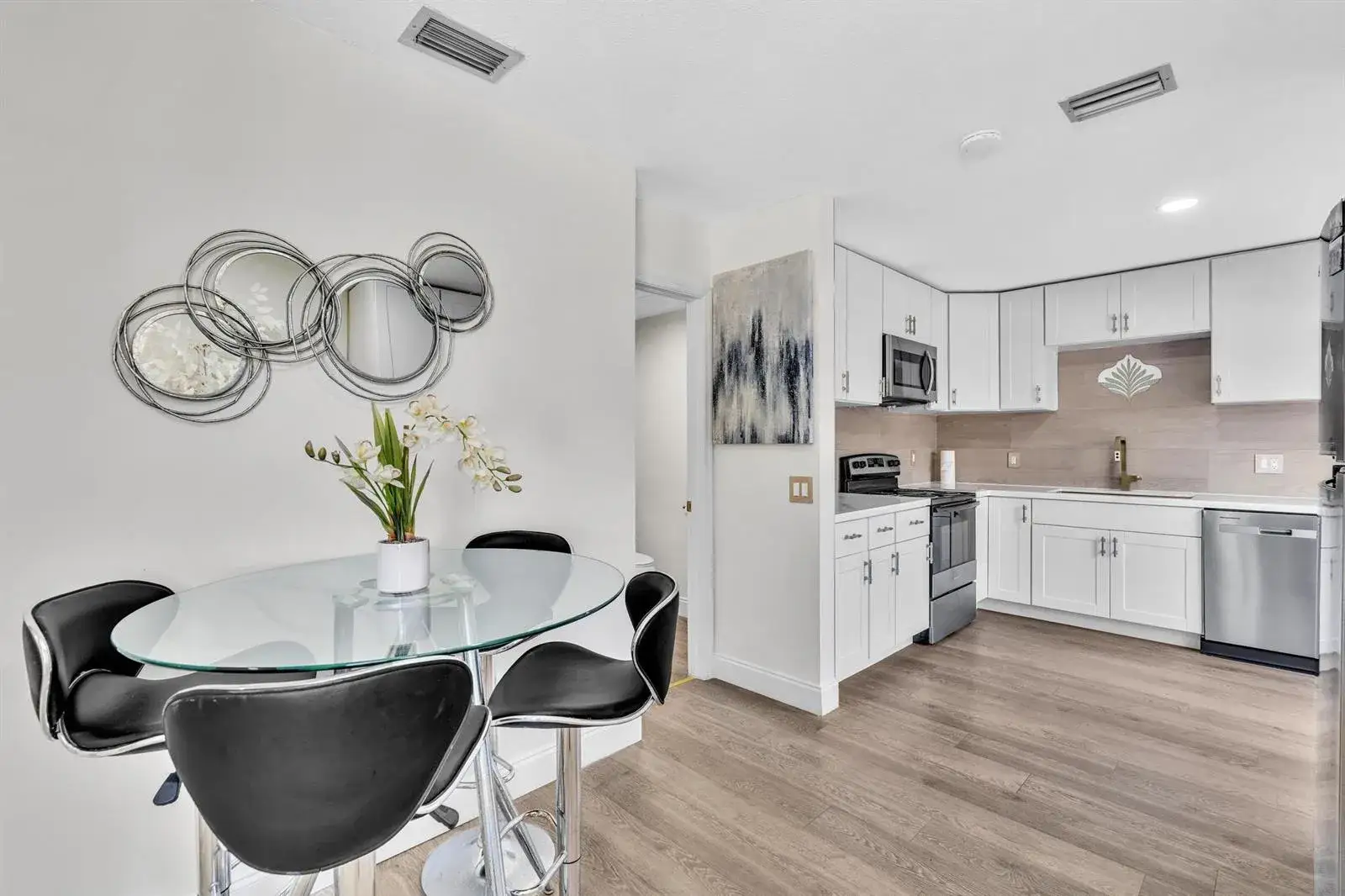 2 bedroom 2 bath Residential for sale at 6663 Via Regina, Boca Raton FL 33433