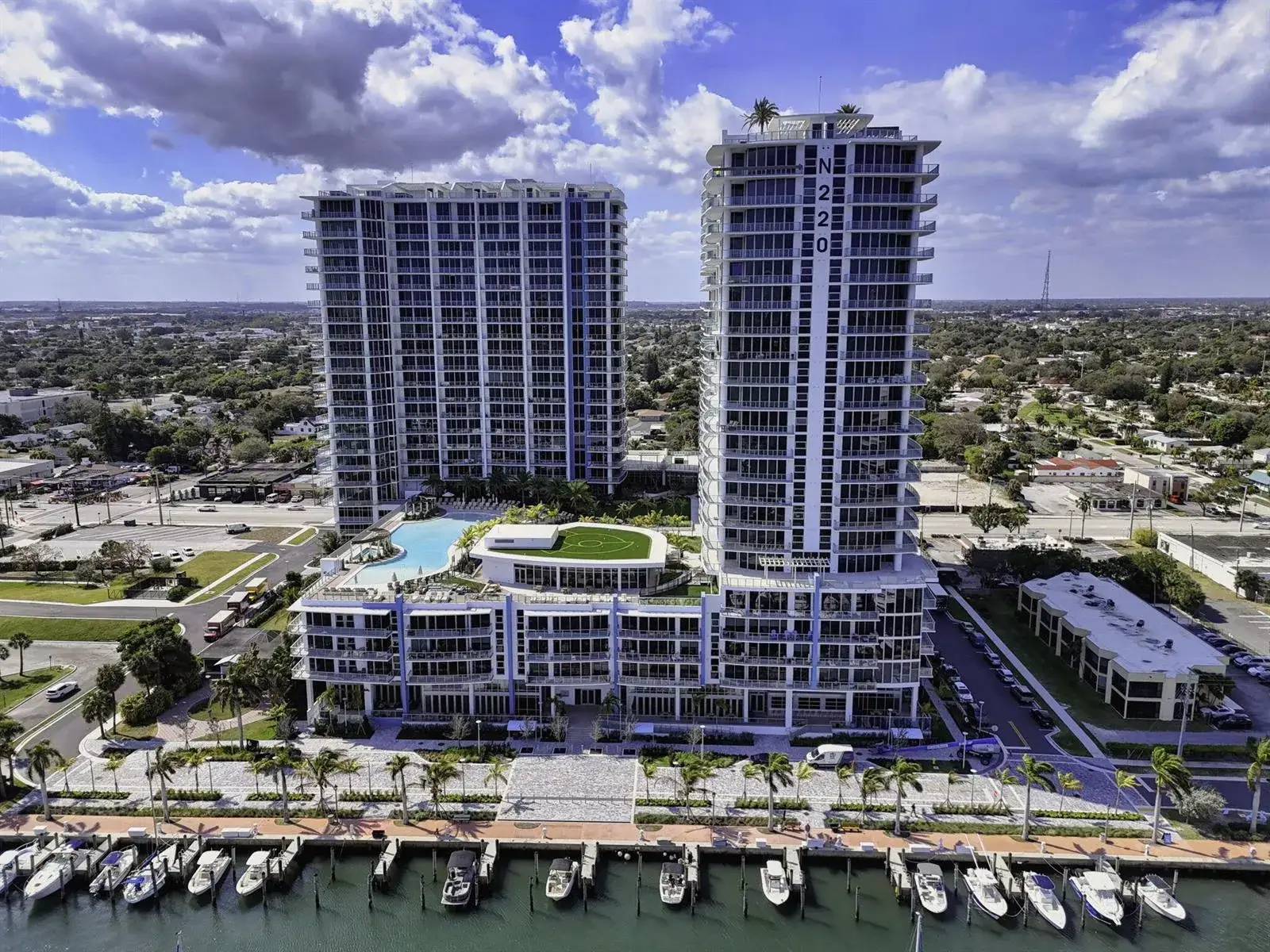 2 bedroom 2 bath Residential for sale at 220 Lake Shore Drive # 605, Lake Park FL 33403