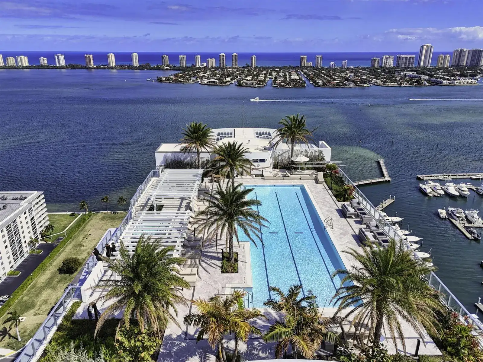 2 bedroom 2 bath Residential for sale at 220 Lake Shore Drive # 609, Lake Park FL 33403