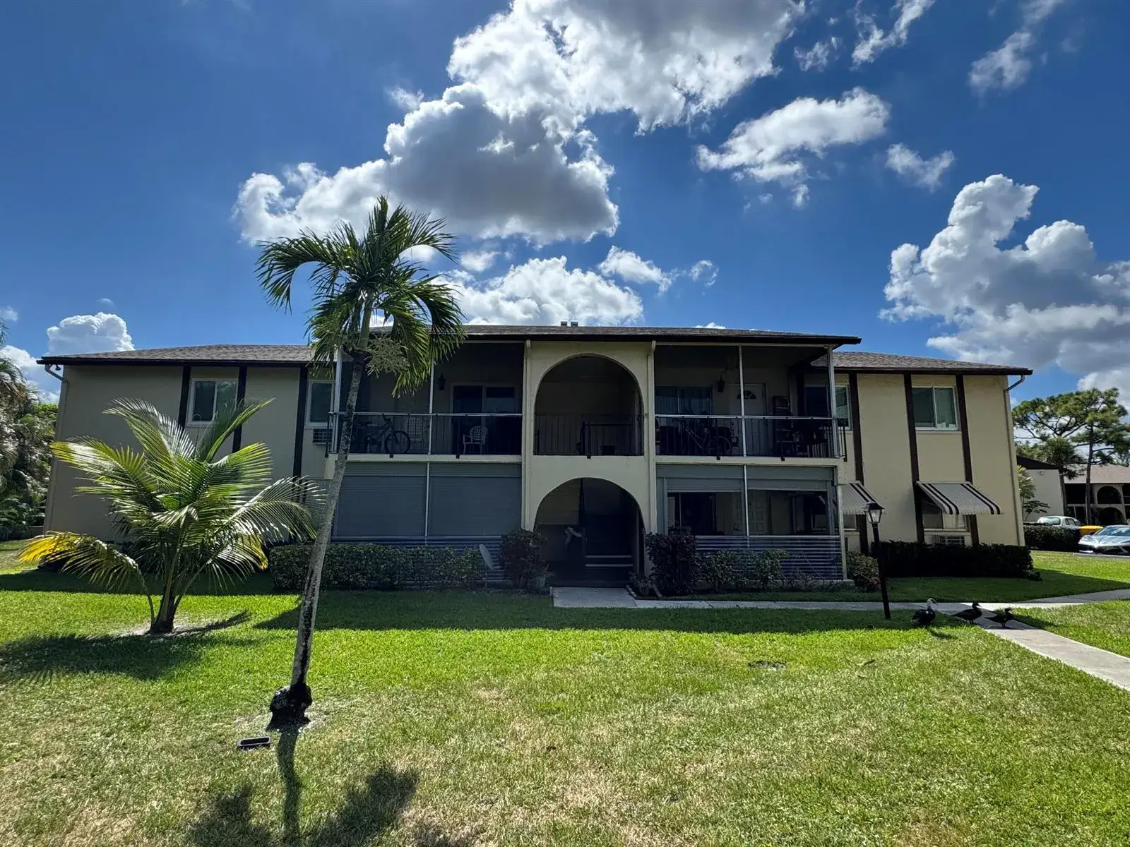 2 bedroom 1 bath Residential for sale at 5817 La Pinata Boulevard # 1, FL 33463