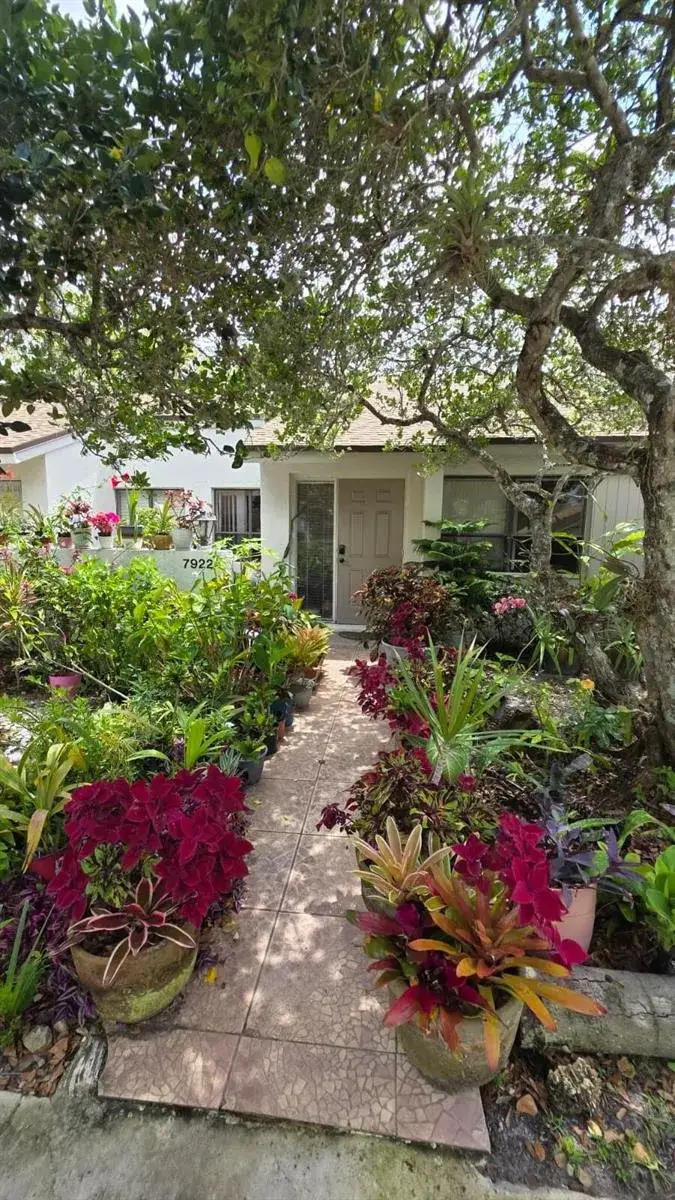 2 bedroom 2 bath Residential for sale at 7922 NW 10th Street, Plantation FL 33322