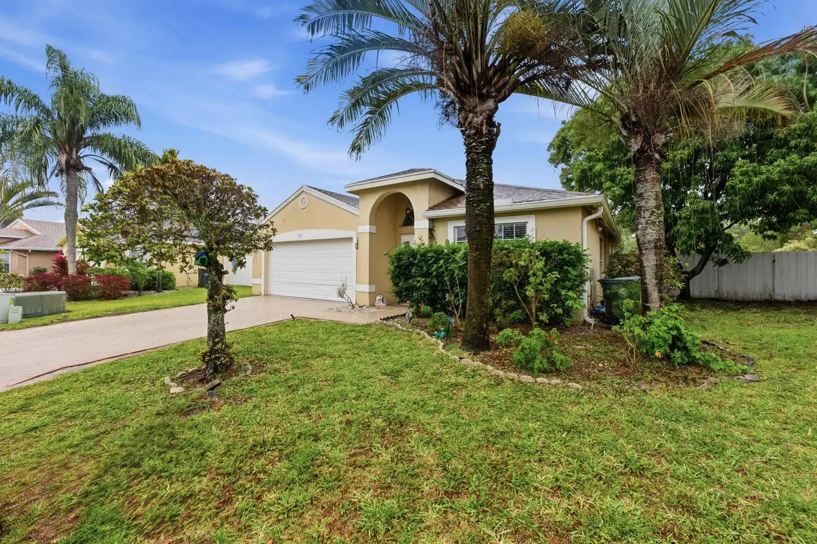 3 bedroom 2 bath Residential for sale at 1724 Sawgrass Circle, FL 33413