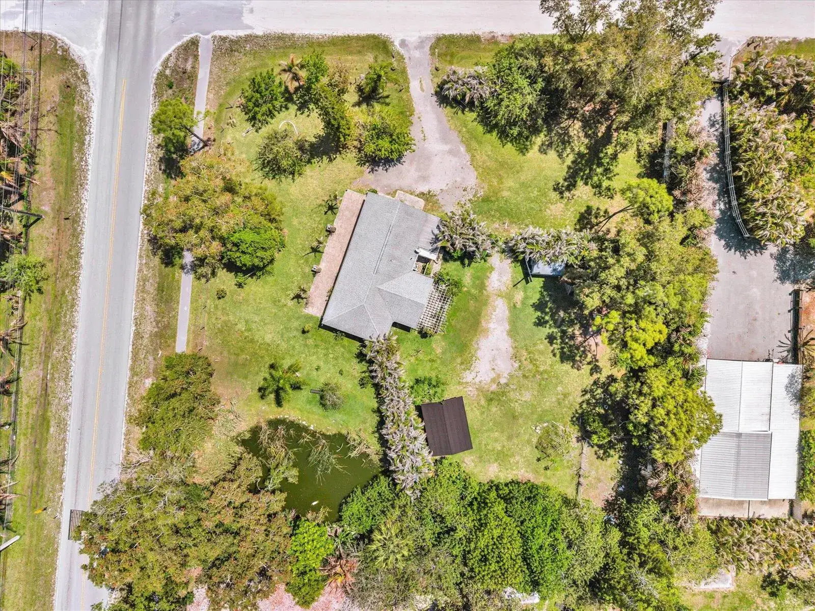 3 bedroom 2 bath Residential for sale at 5209 Coconut Boulevard, FL 33411