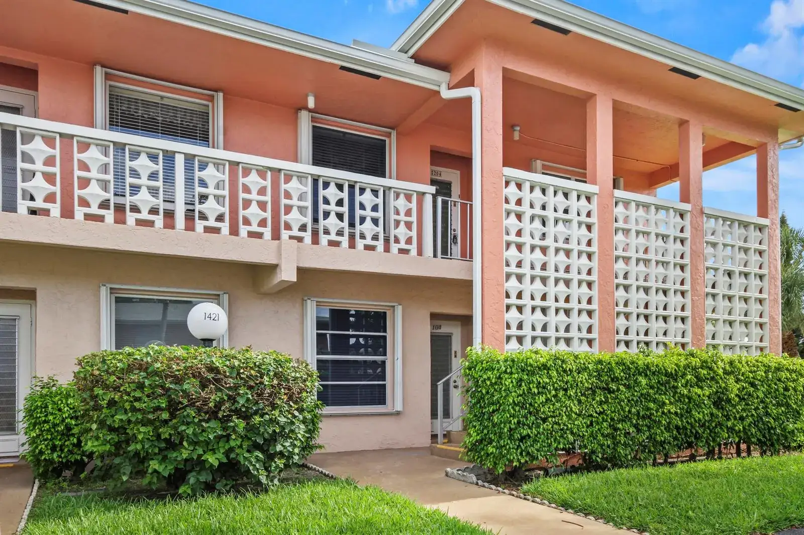 2 bedroom 2 bath Residential for sale at 1421 NW 20th Avenue # 204, Delray Beach FL 33445
