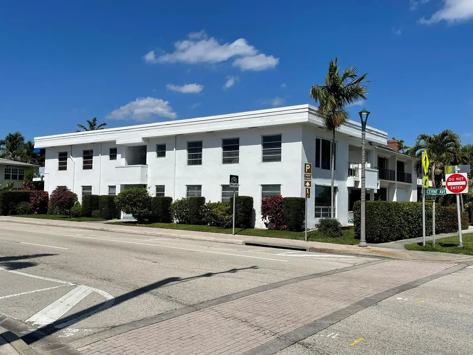 2 bedroom 2 bath Residential Lease for rent at 6 Lucerne Avenue # 3, FL 33460