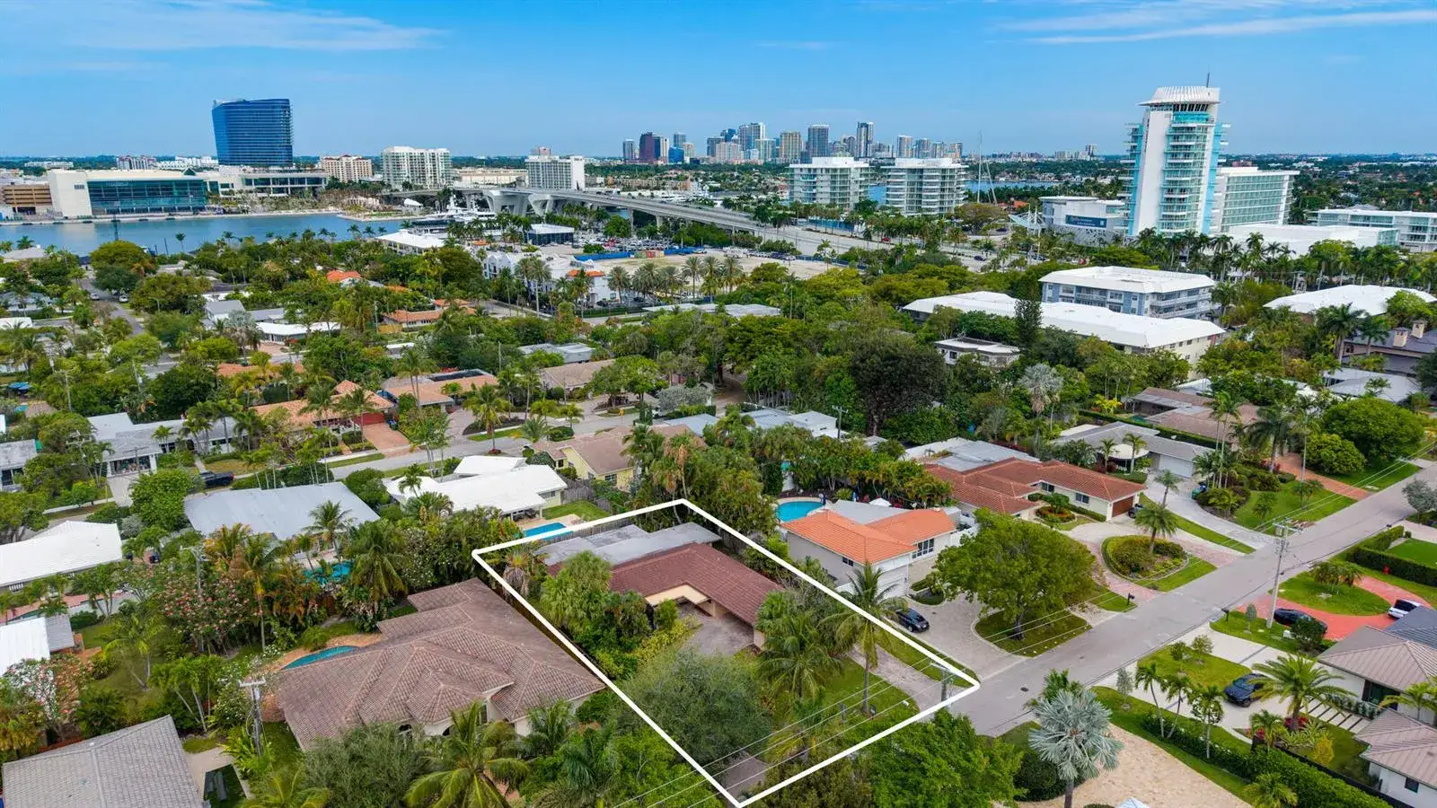 4 bedroom 2 bath Residential for sale at 1817 SE 25 Avenue, Fort Lauderdale FL 33316