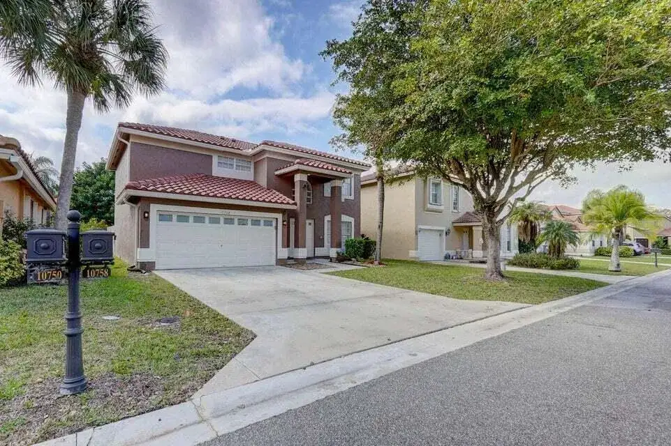 4 bedroom 2 bath Residential Lease for rent at 10758 Lake Jasmine Drive, Boca Raton FL 33498