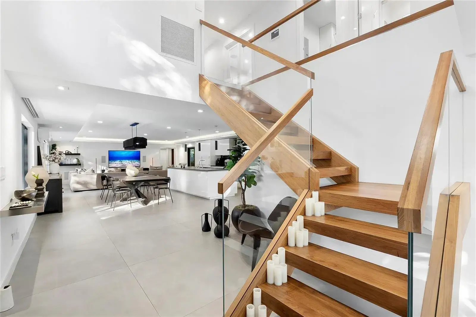 5 bedroom 4 bath Residential for sale at 500 NE 14th Avenue, Fort Lauderdale FL 33301