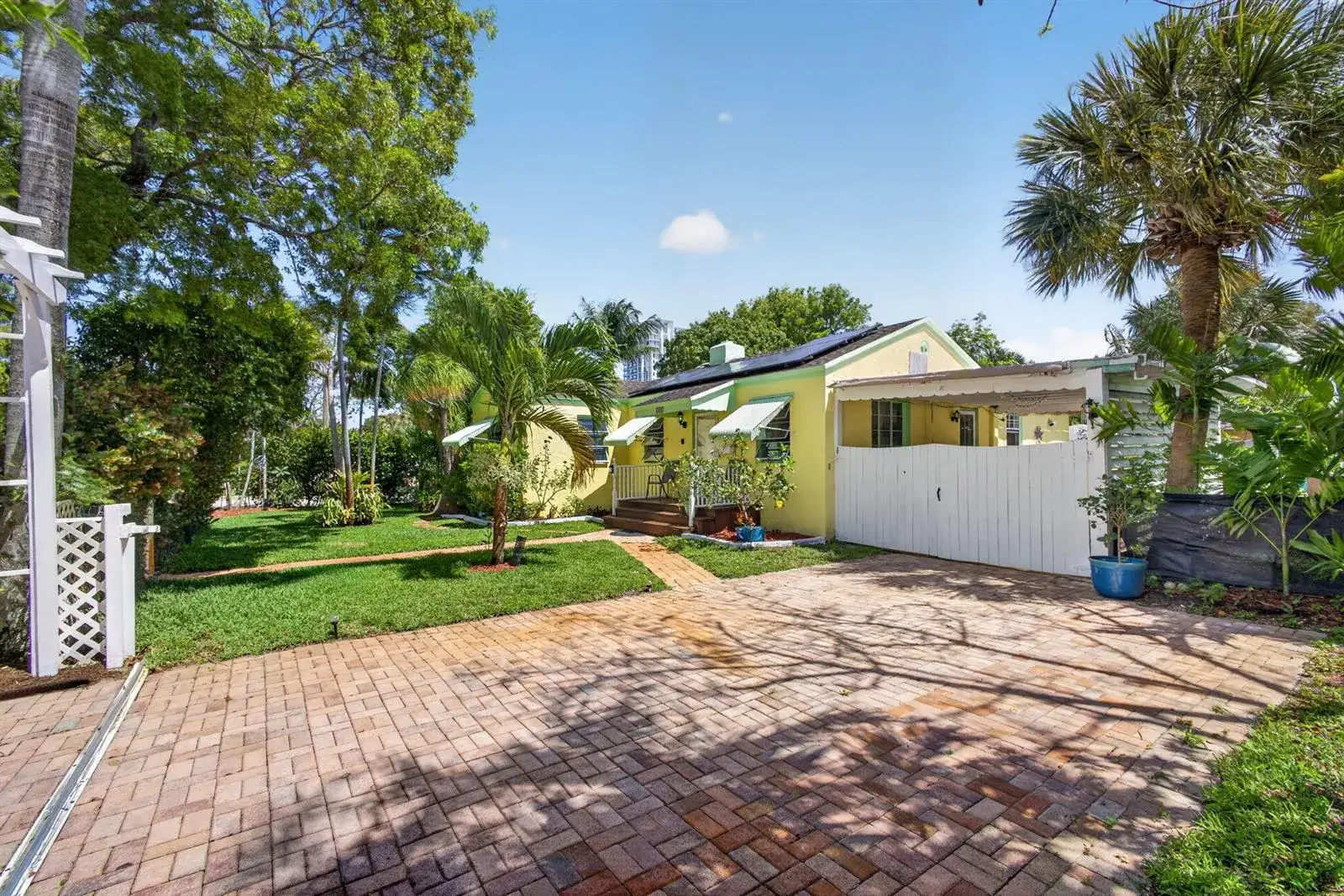 2 bedroom 2 bath Residential for sale at 502 49th Street, West Palm Beach FL 33407