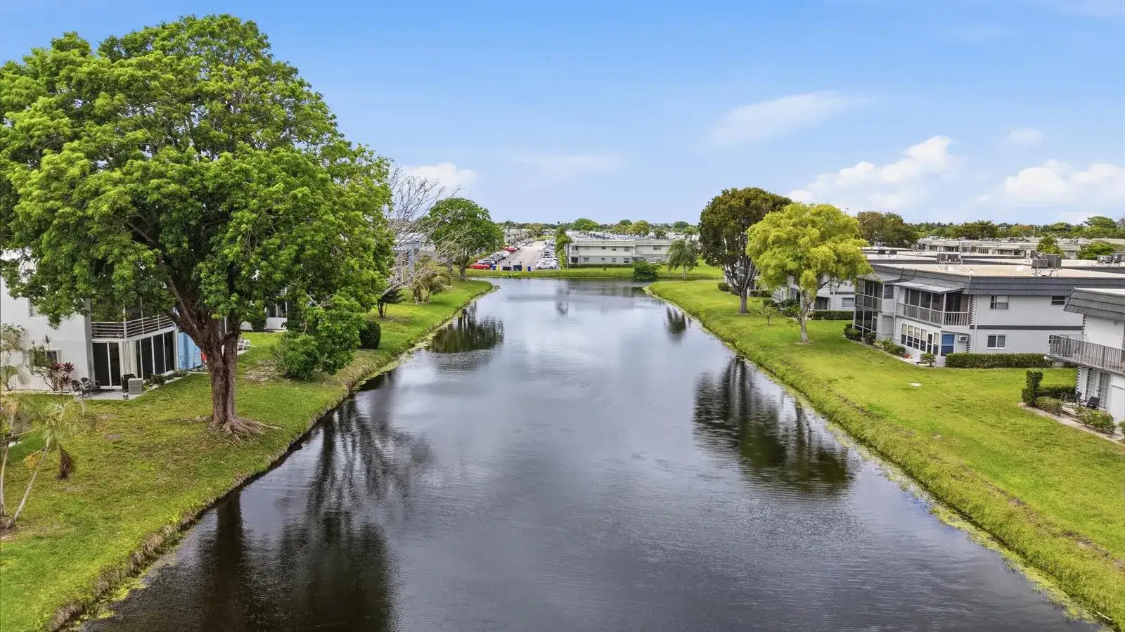 2 bedroom 2 bath Residential for sale at 376 Saxony H, Delray Beach FL 33446