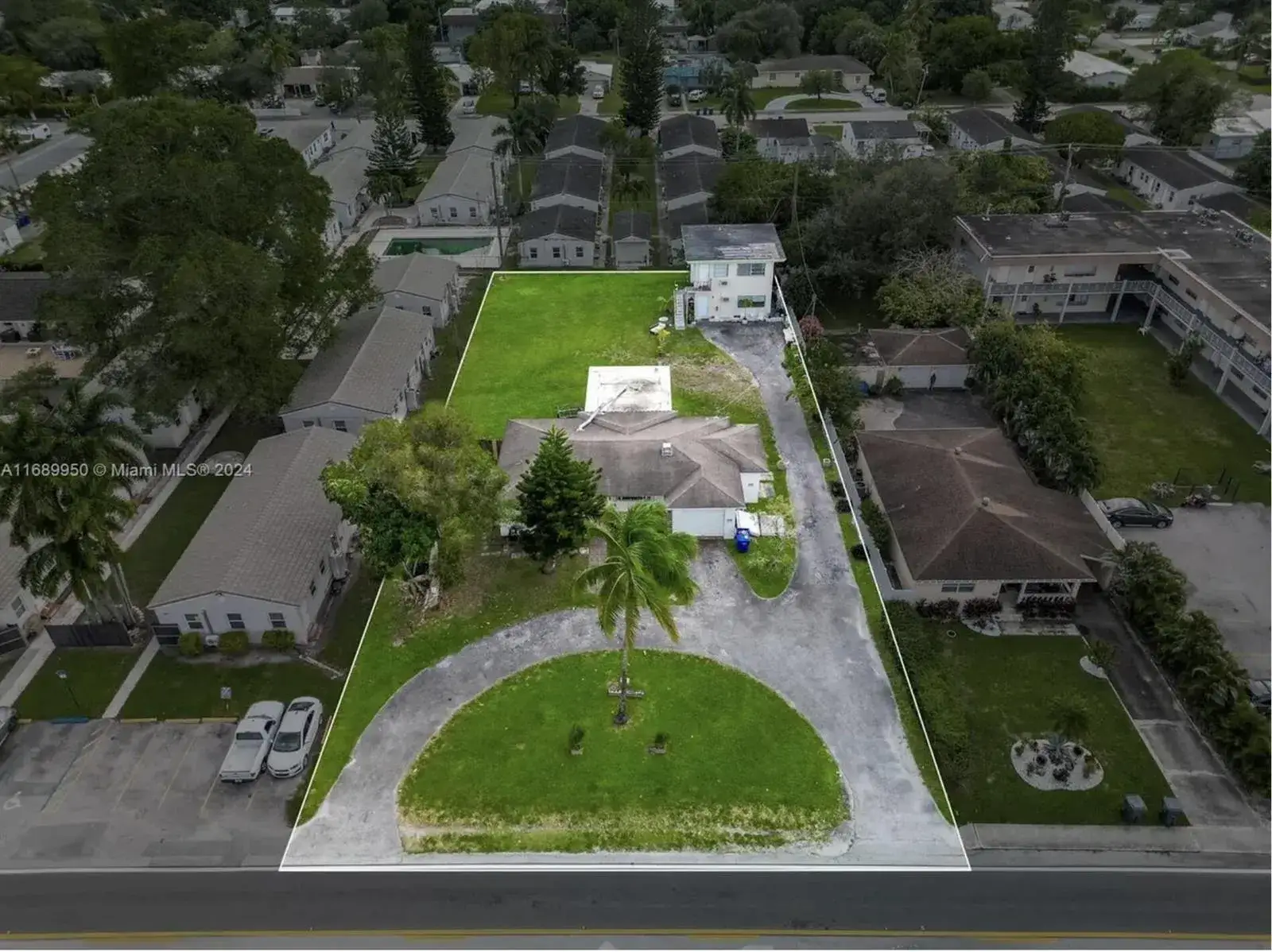 4 bedroom 3 bath Residential for sale at 2646 Johnson St, Hollywood FL 33020