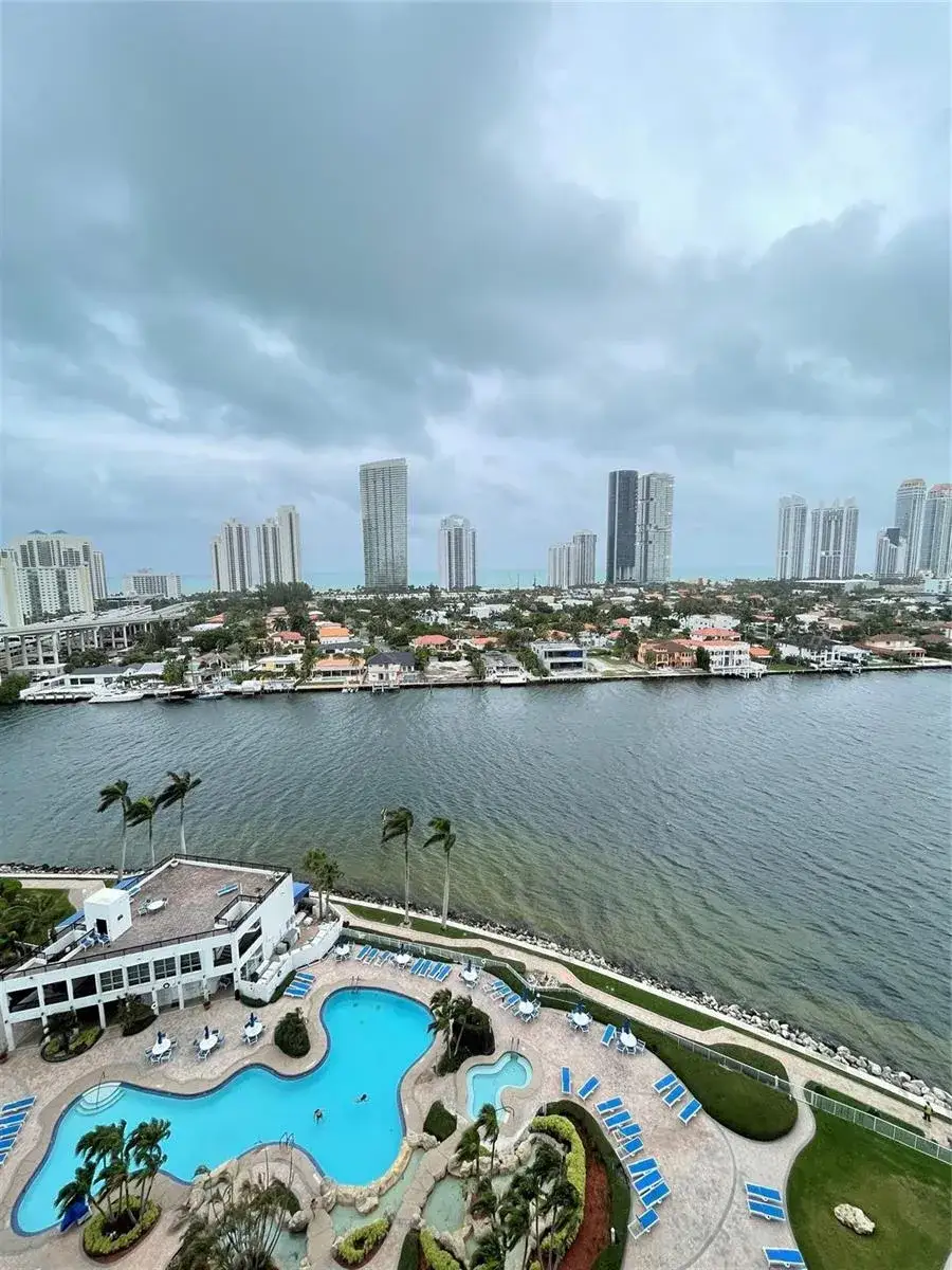 2 bedroom 2 bath Residential Lease for rent at 19101 NE 36th Place # 1709, Aventura FL 33180
