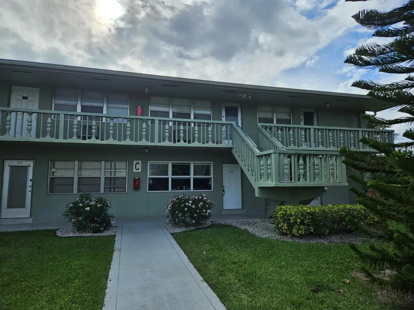 1 bedroom 1 bath Residential Lease for rent at 71 Easthampton # C, West Palm Beach FL 33417