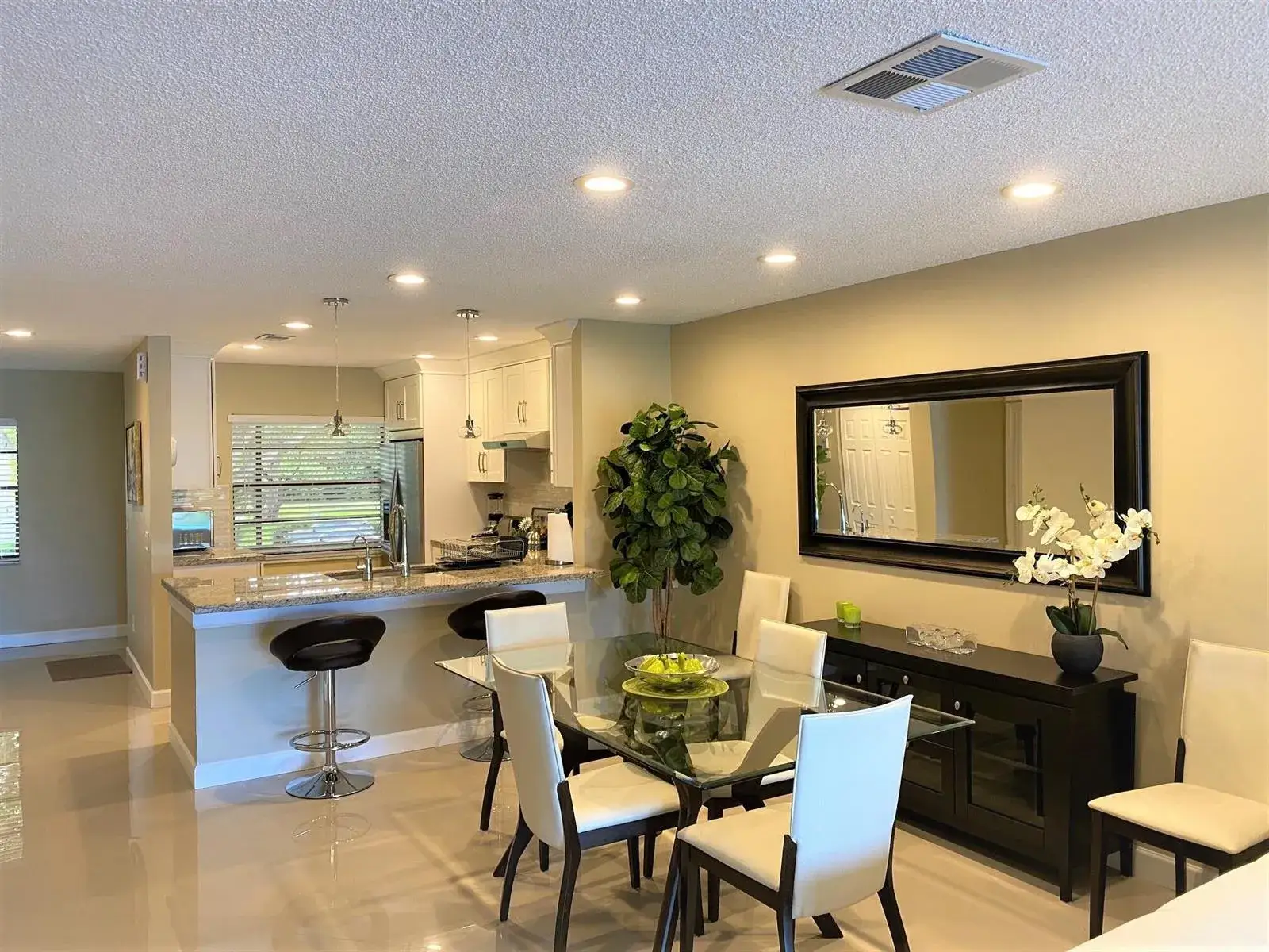 2 bedroom 2 bath Residential Lease for rent at 9285 Vista Del Lago # 36f, Boca Raton FL 33428
