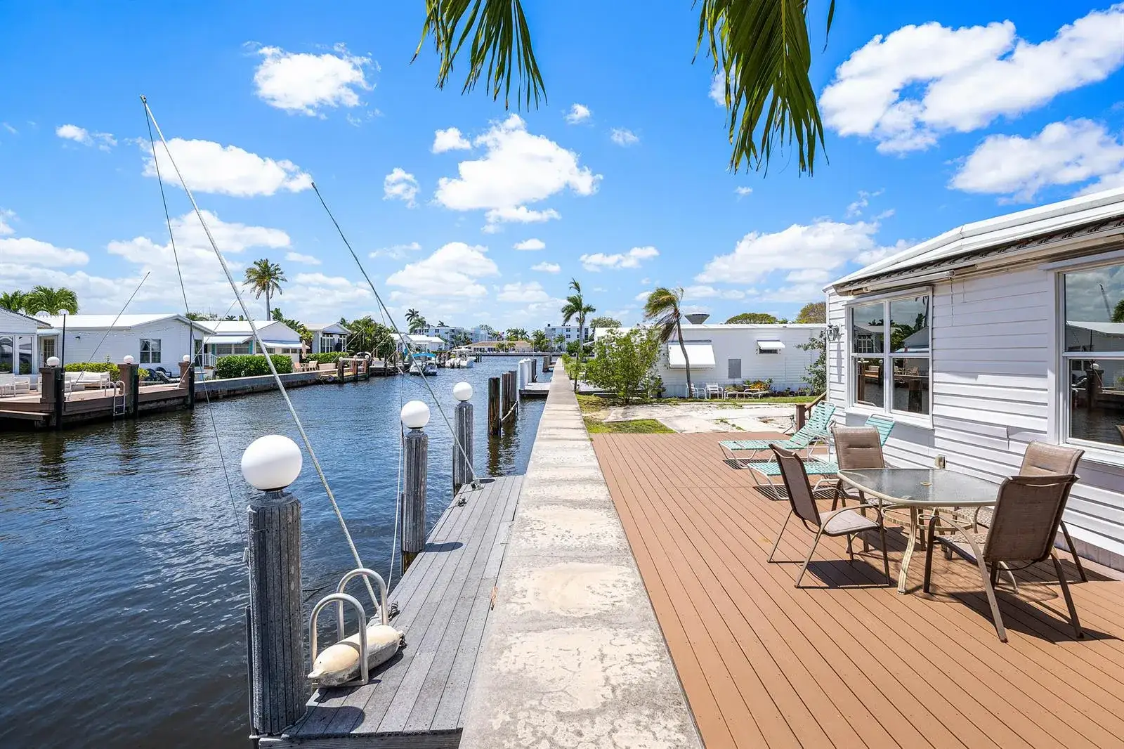 2 bedroom 1 bath Residential for sale at 205 S Ibis Drive # R, Briny Breezes FL 33435
