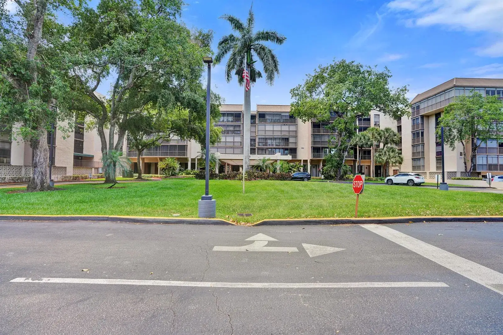1 bedroom 1 bath Residential for sale at 2800 N 46th Avenue # A302, Hollywood FL 33021
