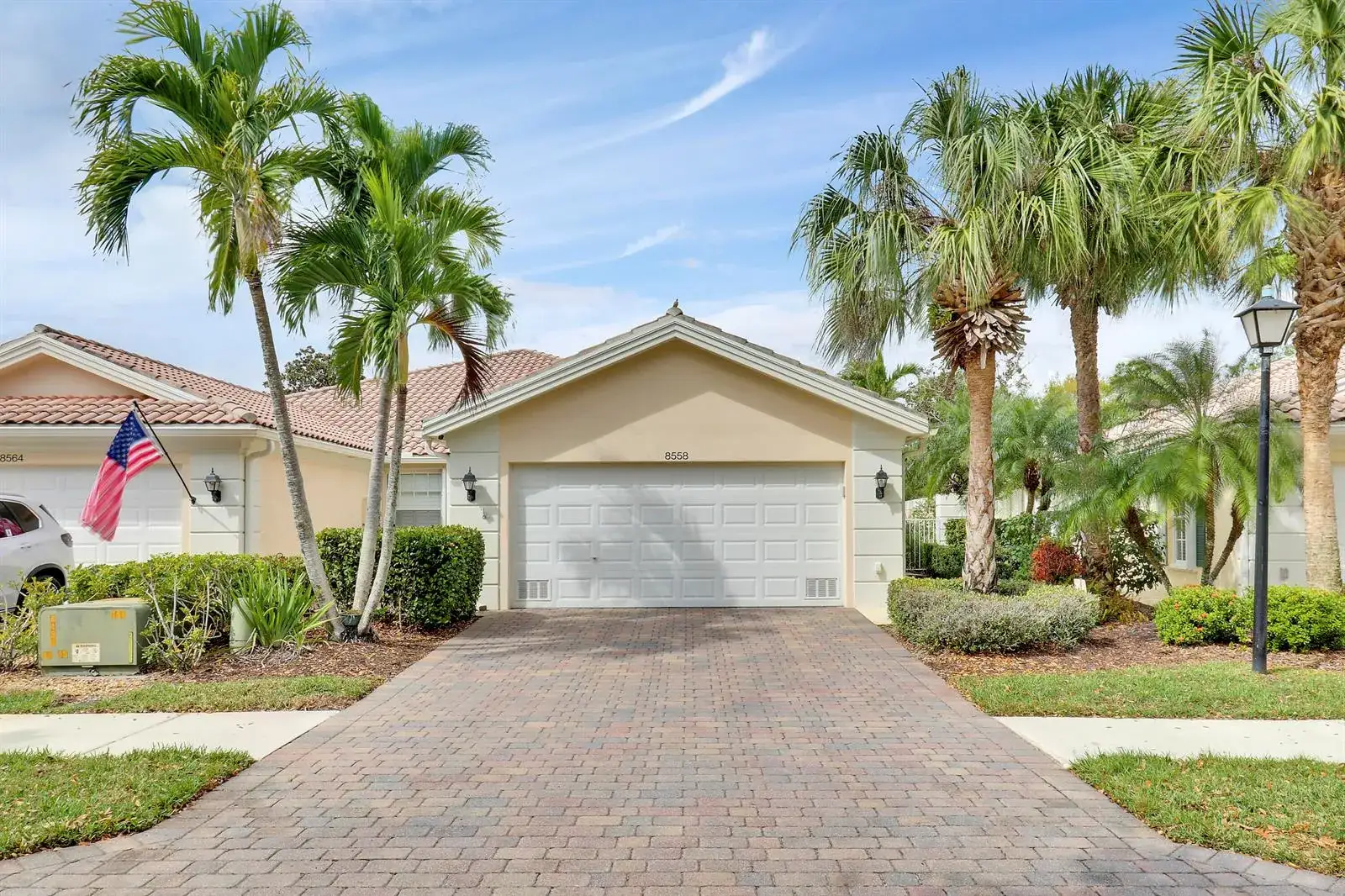 2 bedroom 2 bath Residential for sale at 8558 SE Retreat Drive, Hobe Sound FL 33455
