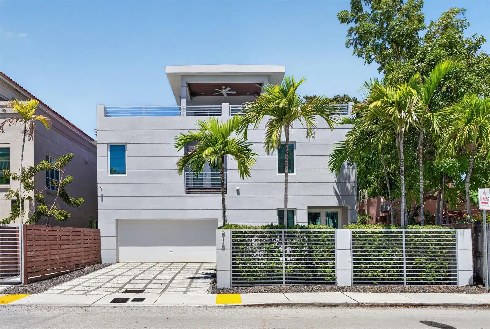3 bedroom 3 bath Residential for sale at 915 SE 2nd Court, Fort Lauderdale FL 33301