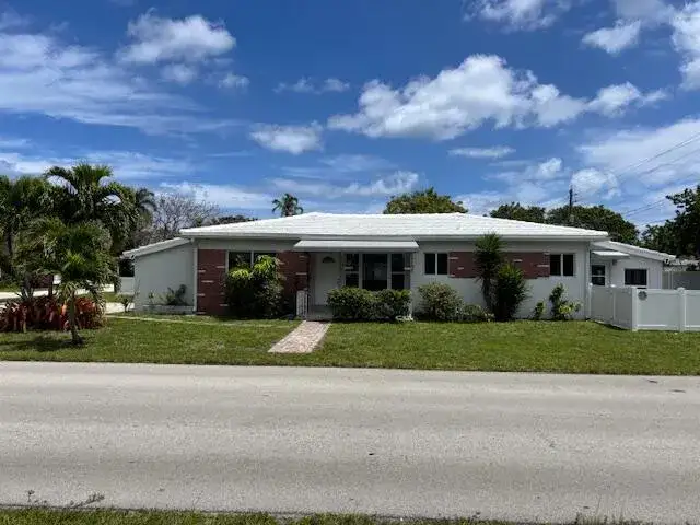 2 bedroom 1 bath Residential for sale at 1107 S 15th Avenue, Hollywood FL 33020