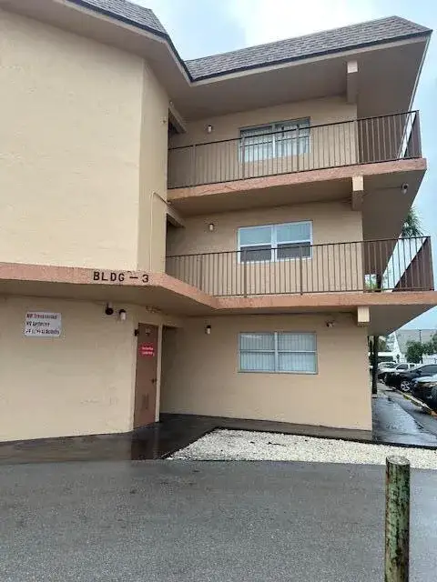 1 bedroom 1 bath Residential for sale at 4141 NW 26th Street # 322, Lauderhill FL 33313