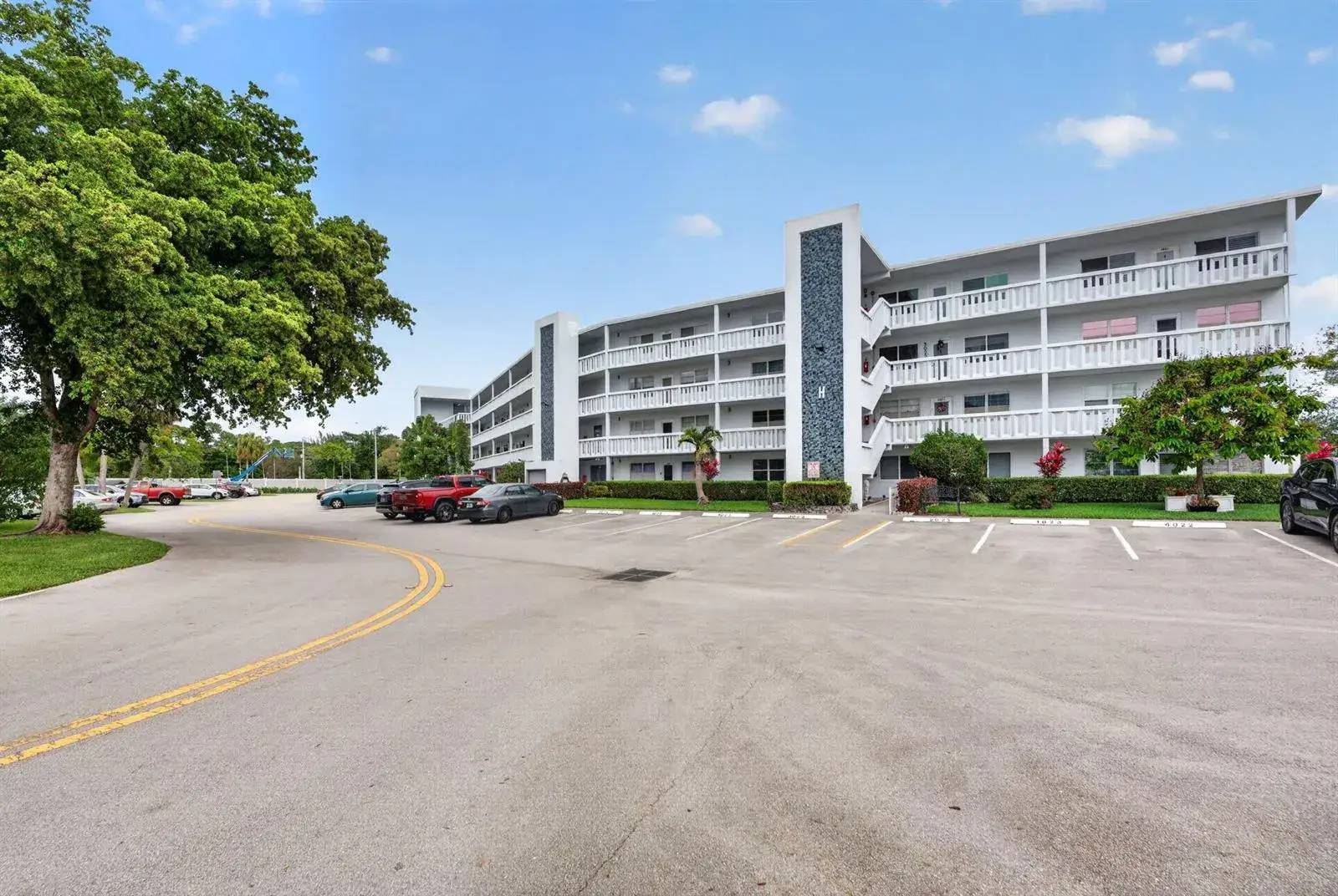 2 bedroom 2 bath Residential for sale at 1025 Ventnor # H, Deerfield Beach FL 33442