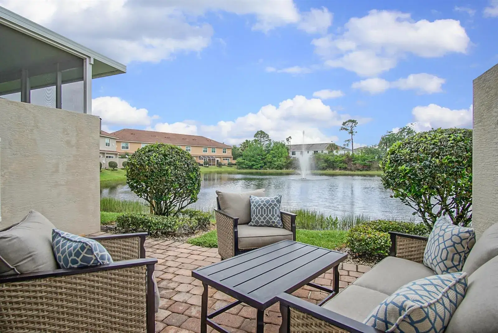 3 bedroom 2 bath Residential for sale at 638 SW Glen Crest Way, Stuart FL 34997