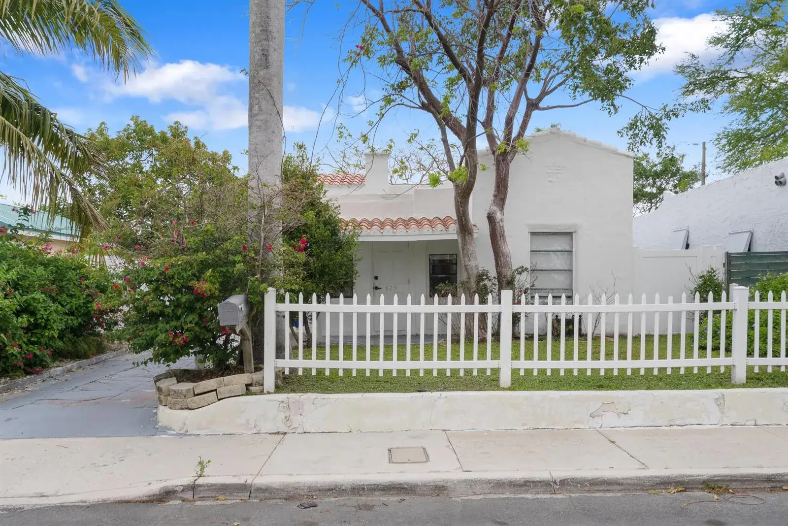 3 bedroom 2 bath Residential for sale at 625 Selkirk Street, West Palm Beach FL 33405