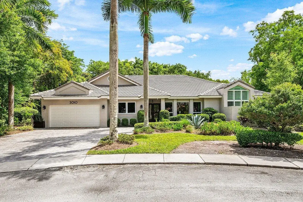 4 bedroom 3 bath Residential for sale at 3010 Hampton Circle, Boca Raton FL 33434