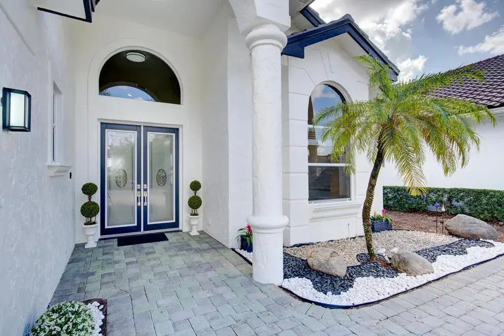 3 bedroom 3 bath Residential Lease for rent at 6646 Oakmont Way, West Palm Beach FL 33412