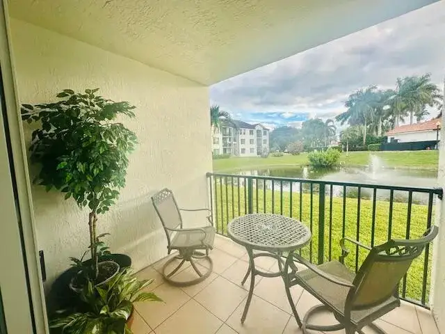 3 bedroom 2 bath Residential Lease for rent at 402 Villa Circle # 402, Boynton Beach FL 33435