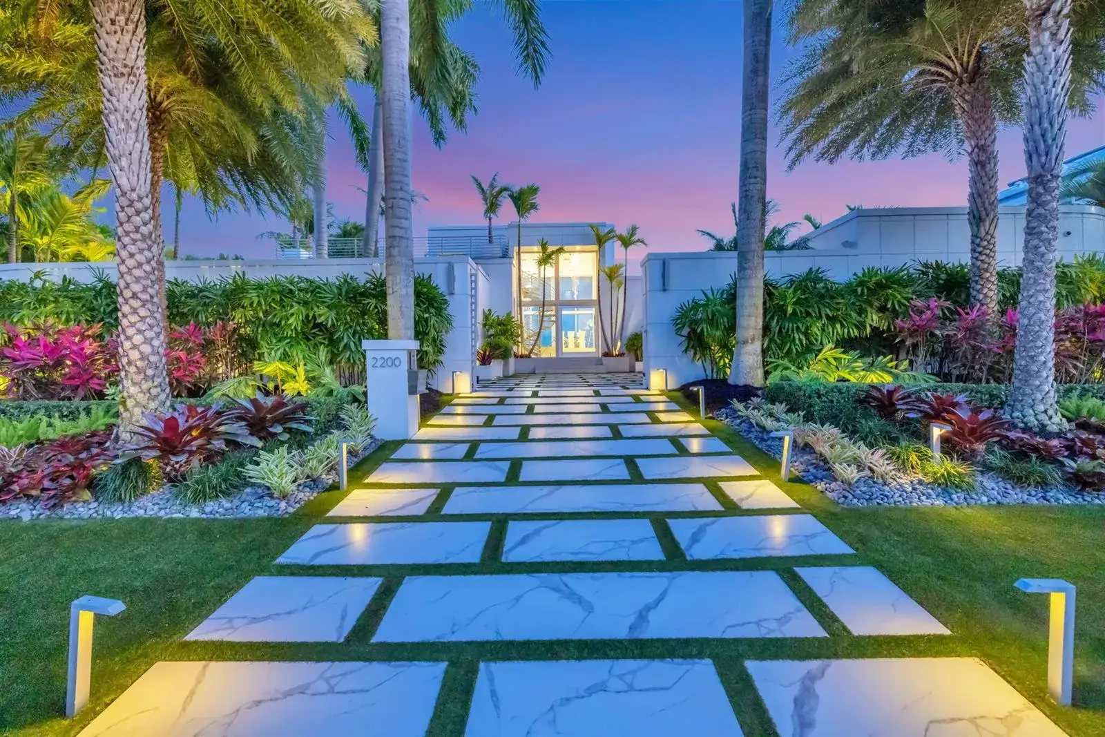 4 bedroom 4 bath Residential for sale at 2200 Inlet Drive, Fort Lauderdale FL 33316