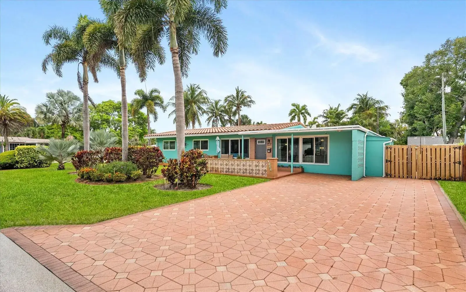 3 bedroom 2 bath Residential for sale at 2625 NW 3rd Avenue, Wilton Manors FL 33311