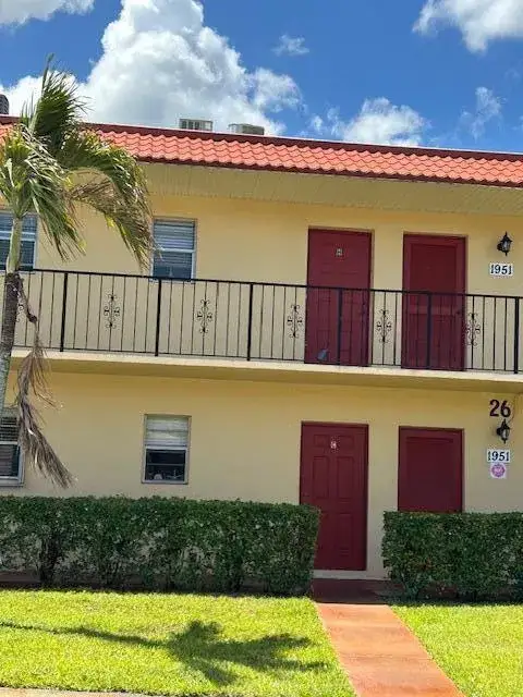 1 bedroom 1 bath Residential for sale at 1951 SW Palm City Road # H, Stuart FL 34994