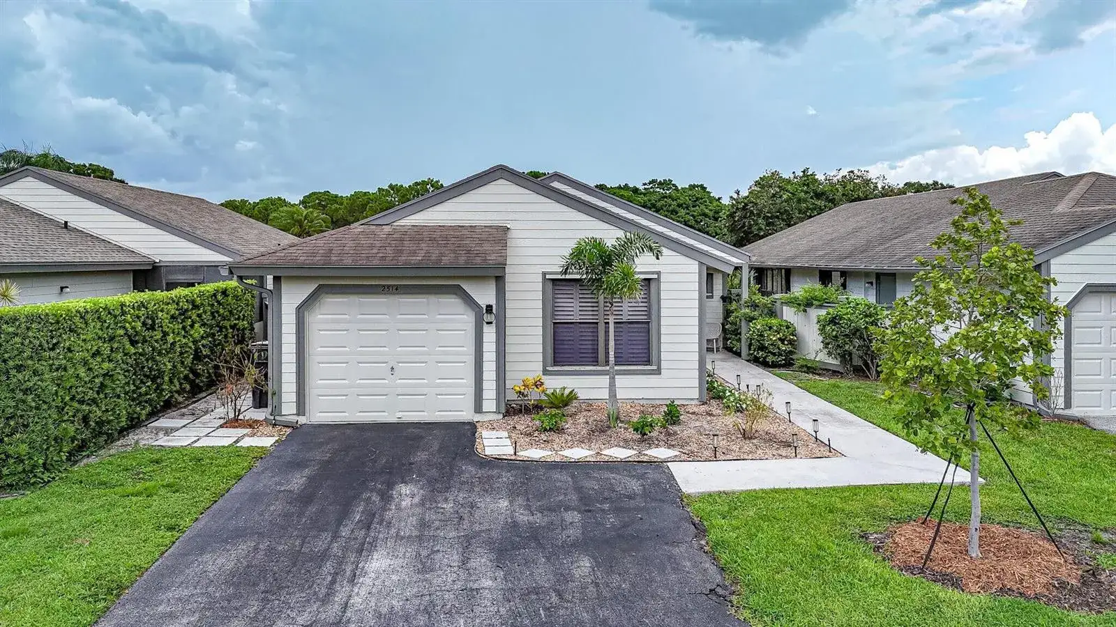 2 bedroom 2 bath Residential Lease for rent at 2514 Bedford Mews Drive, Wellington FL 33414