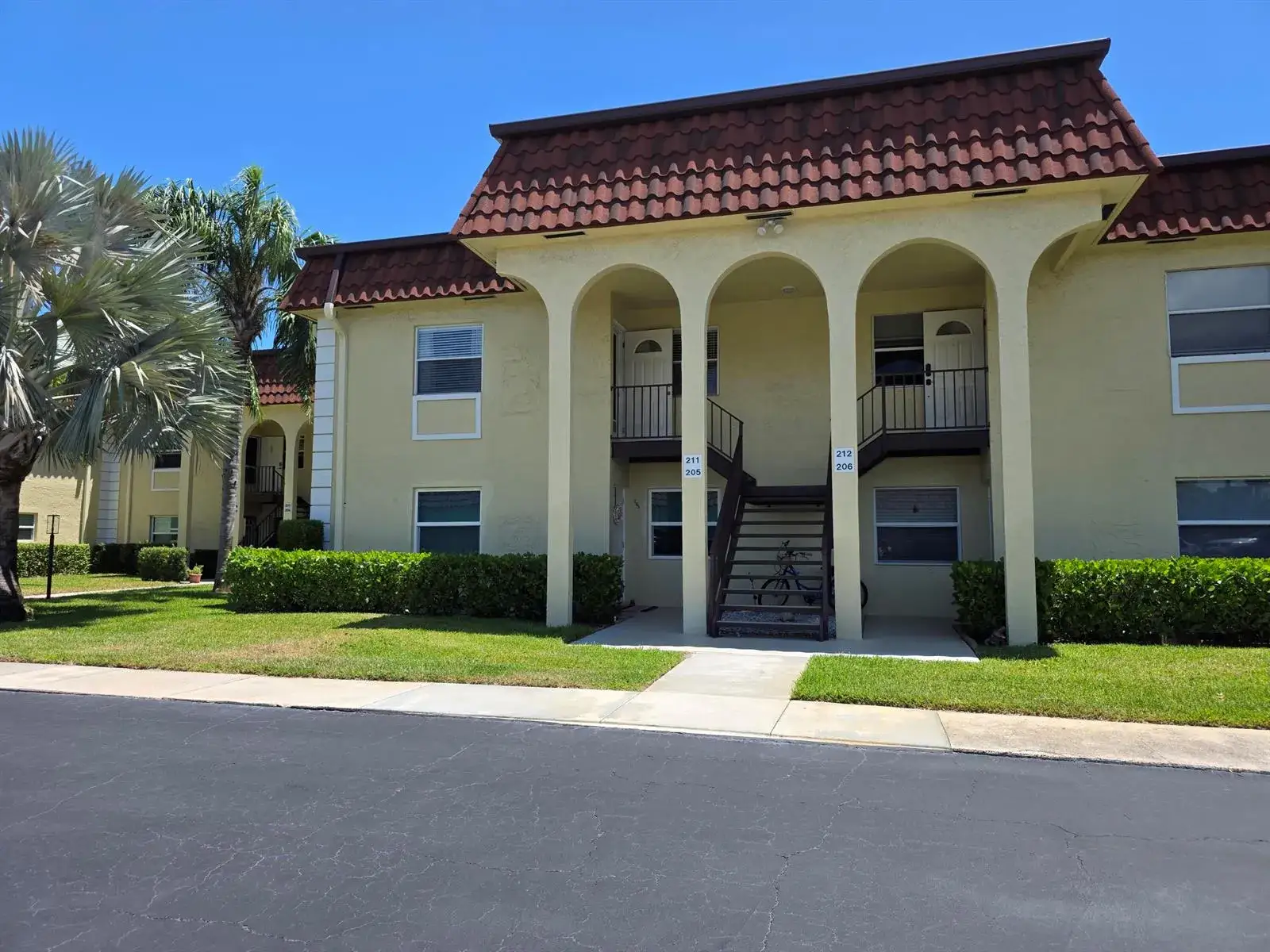 2 bedroom 2 bath Residential Lease for rent at 717 S Us Highway 1 # 211, Jupiter FL 33477