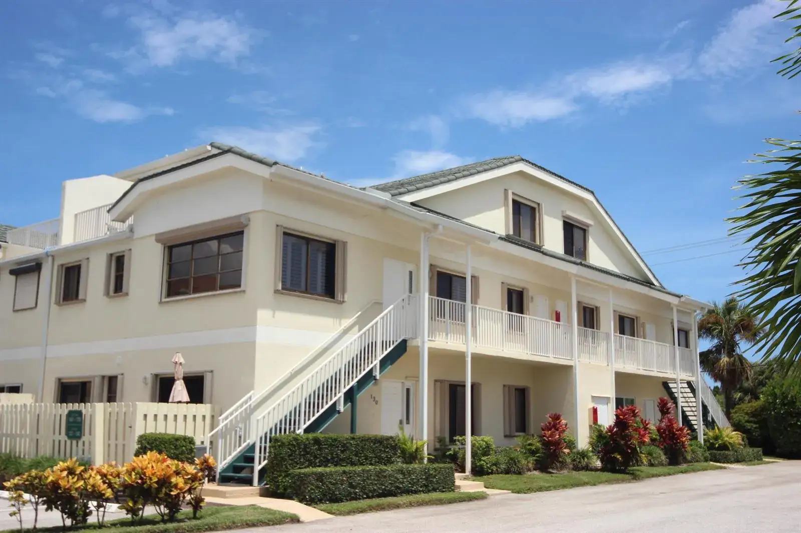 3 bedroom 3 bath Residential Lease for rent at 270 Bella Vista Court N # 70, Jupiter FL 33477