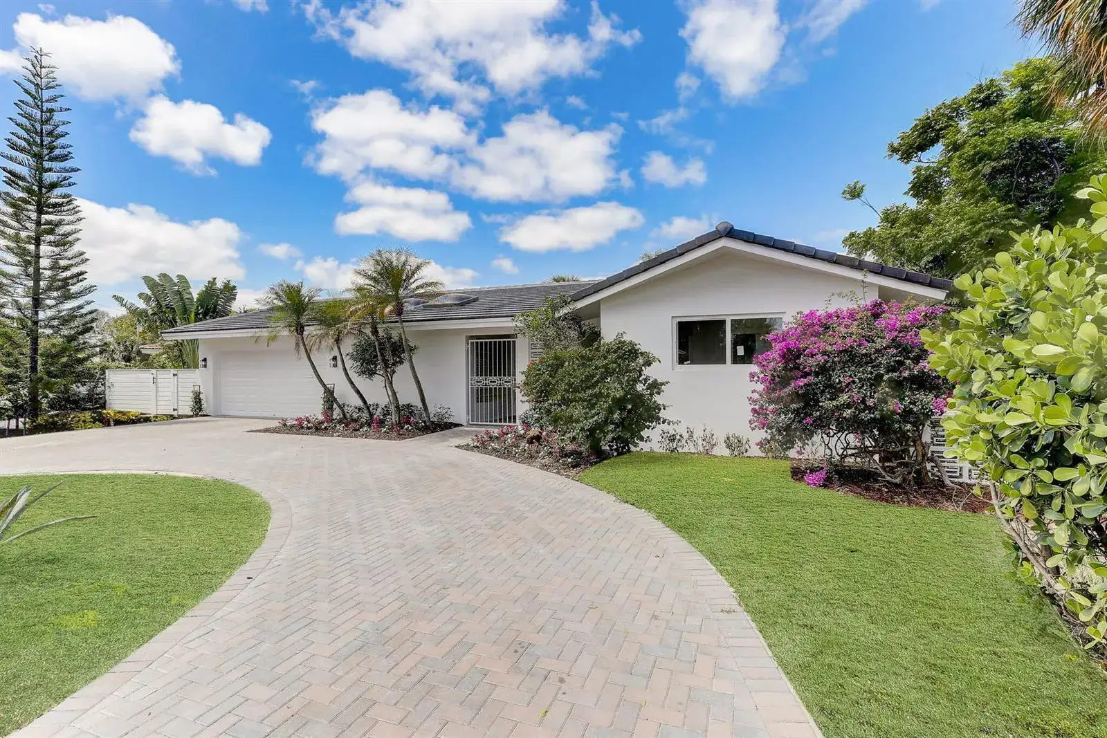 3 bedroom 2 bath Residential for sale at 5591 NE 29th Avenue, Fort Lauderdale FL 33308
