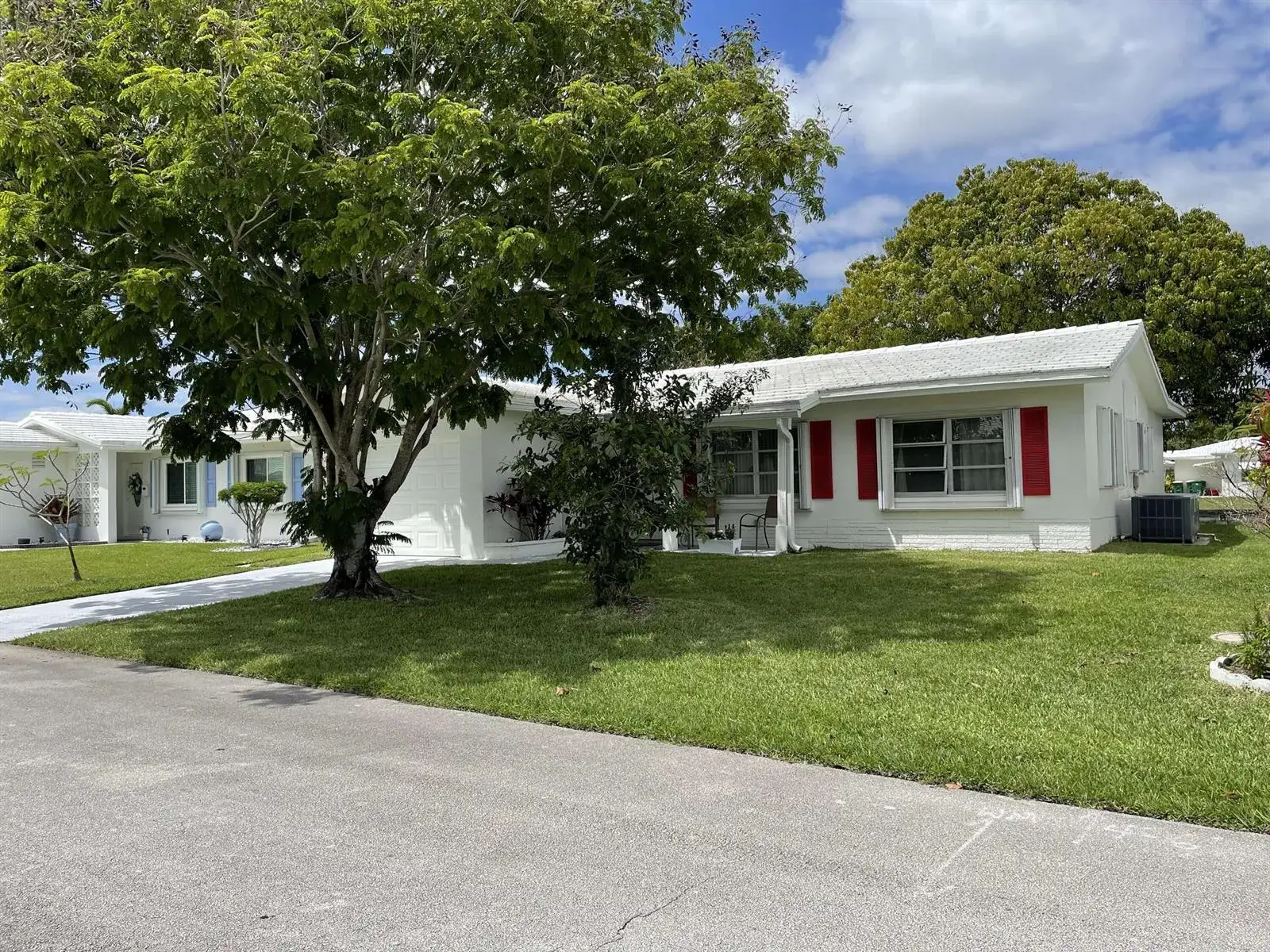 2 bedroom 2 bath Residential for sale at 6703 NW 73rd Street, Tamarac FL 33321