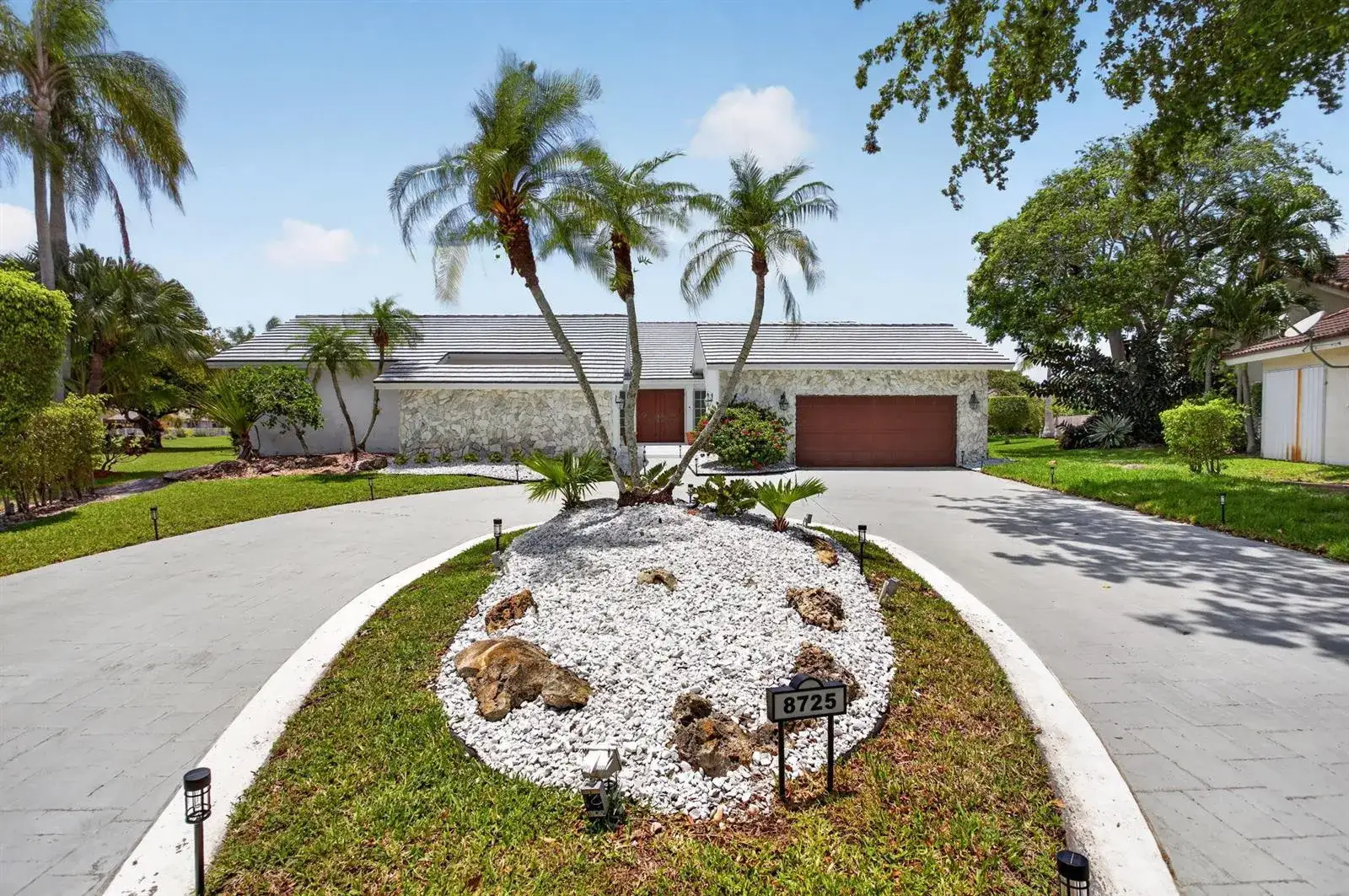 8725 Banyan Court, Tamarac FL 33321